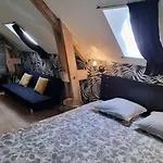 Les Ecuries Du Chateau De Brumare