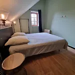 Les Ecuries Du Chateau De Brumare 3*