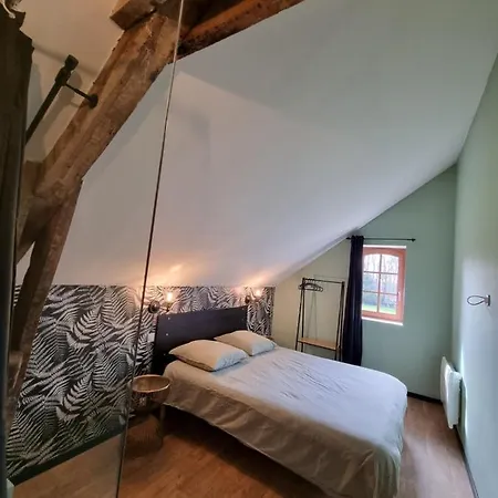 Les Ecuries Du Chateau De Brumare Brestot