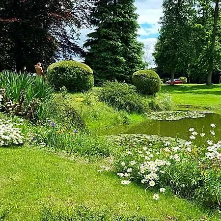Les Ecuries Du Chateau De Brumare 3* Brestot